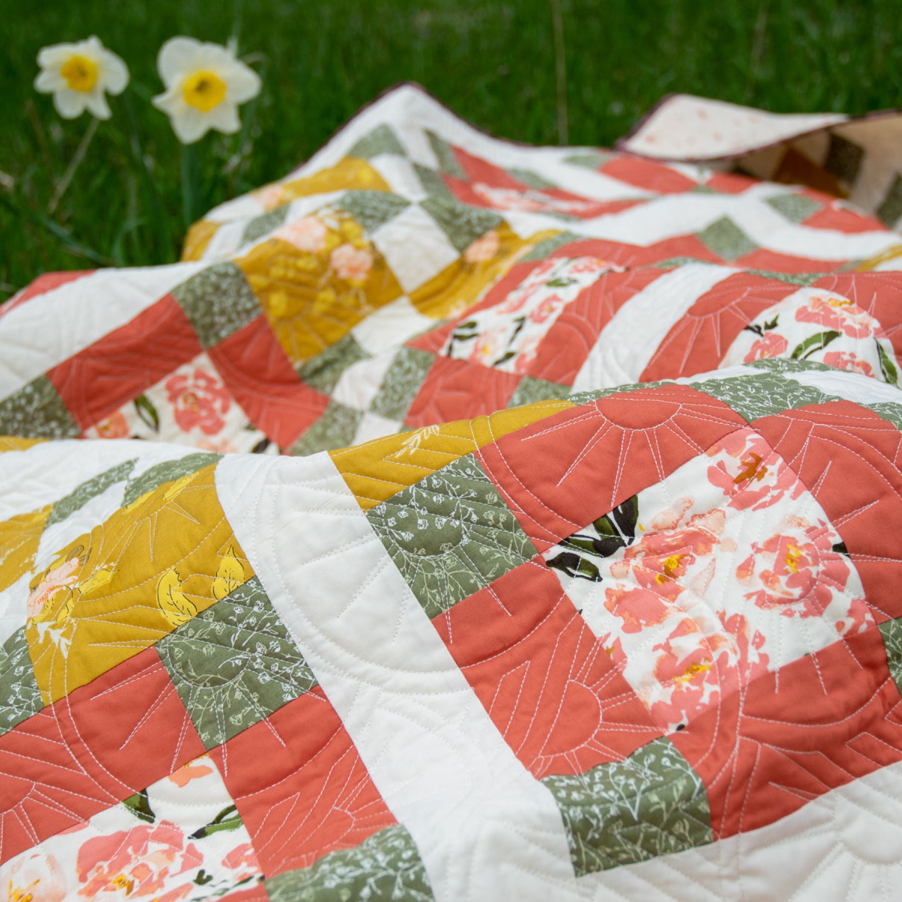 Lindley General StoreRose Garden Small Throwbundle