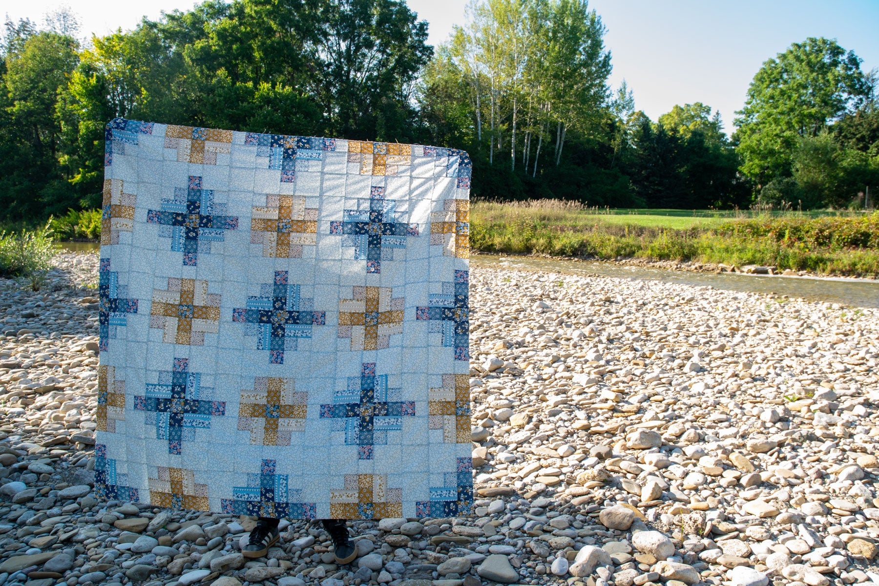 Rose Garden Laura's 4-Patch Quilt Kit